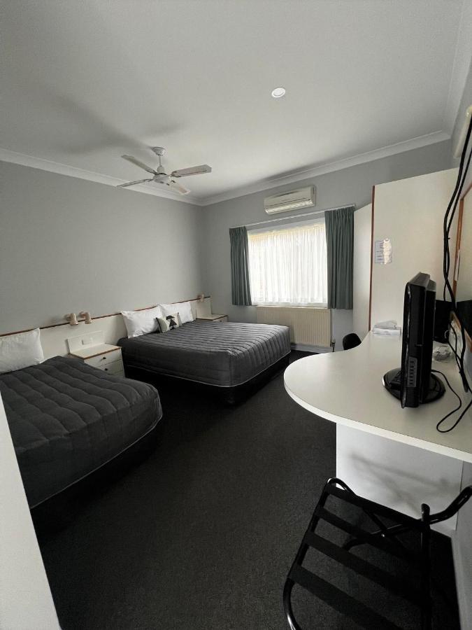 Tumbarumba Motel & Elms Restaurant Exterior photo